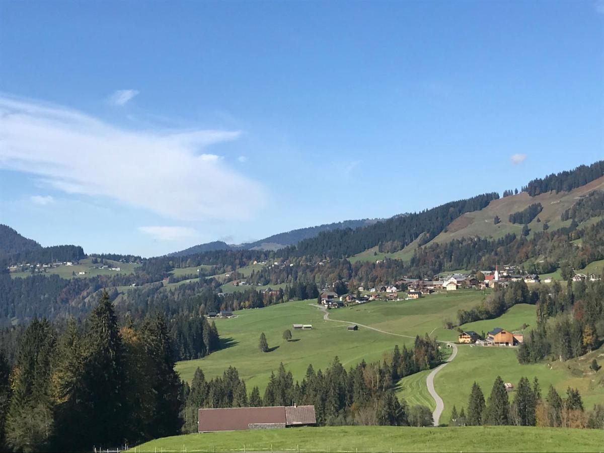 Ferienwohnung Morgentau Am Rande Der Wildnis Sibratsgfall Bagian luar foto